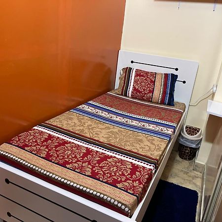 Moon Backpackers , Al Rigga , Partition For Couples And For Singles Apartment Dubai Exterior photo