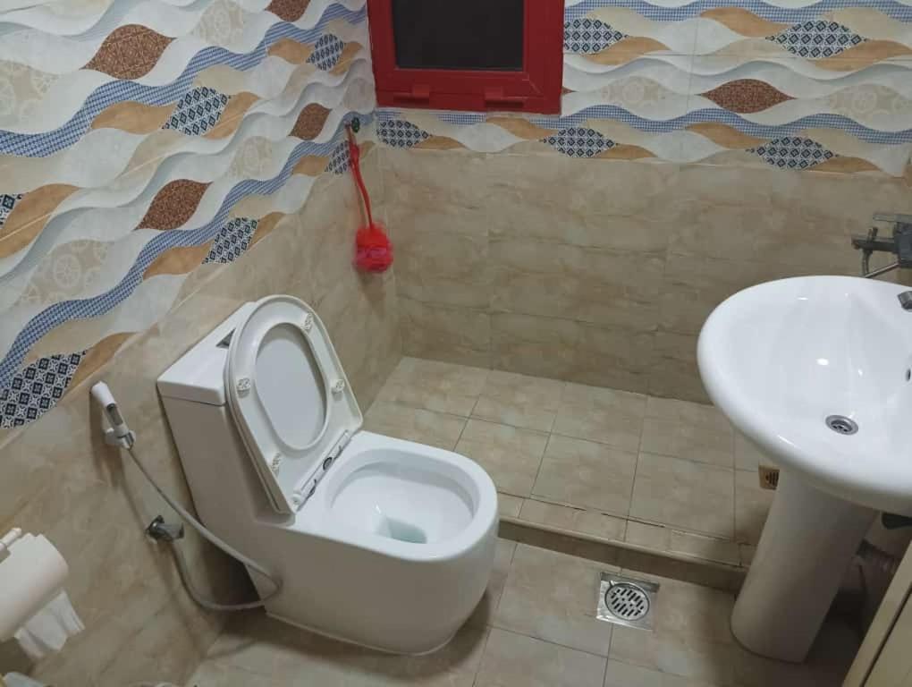 Moon Backpackers , Al Rigga , Partition For Couples And For Singles Apartment Dubai Exterior photo