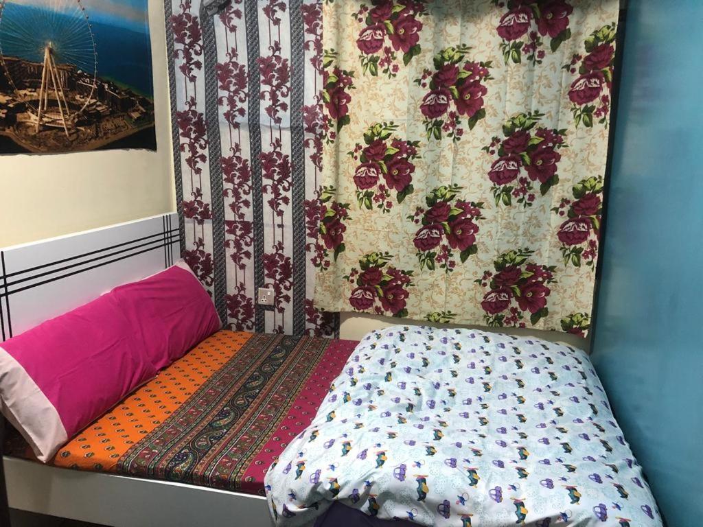 Moon Backpackers , Al Rigga , Partition For Couples And For Singles Apartment Dubai Exterior photo