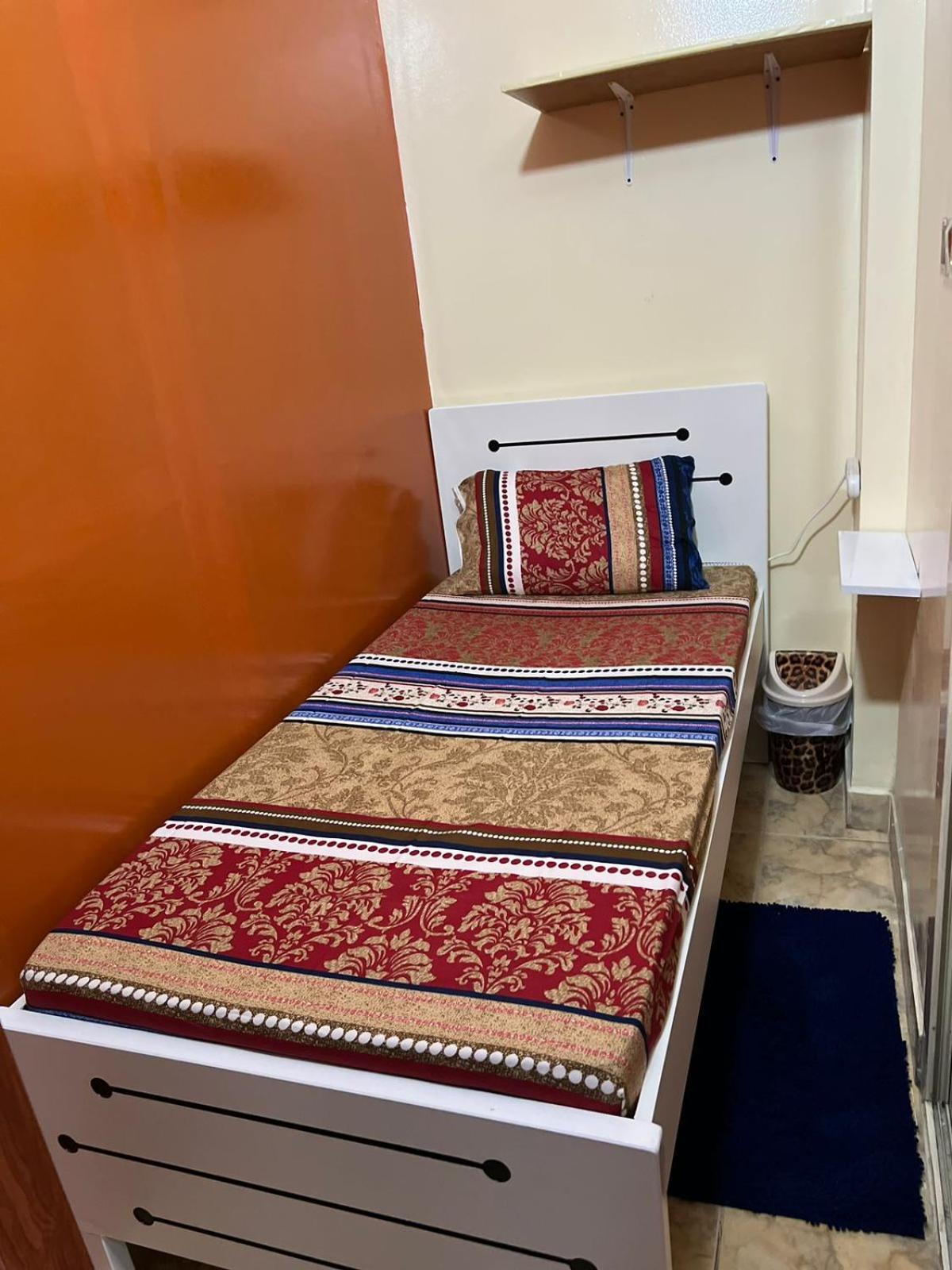 Moon Backpackers , Al Rigga , Partition For Couples And For Singles Apartment Dubai Exterior photo