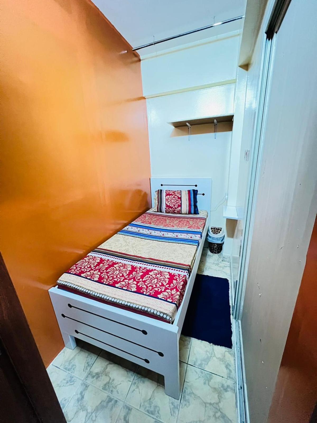 Moon Backpackers , Al Rigga , Partition For Couples And For Singles Apartment Dubai Exterior photo