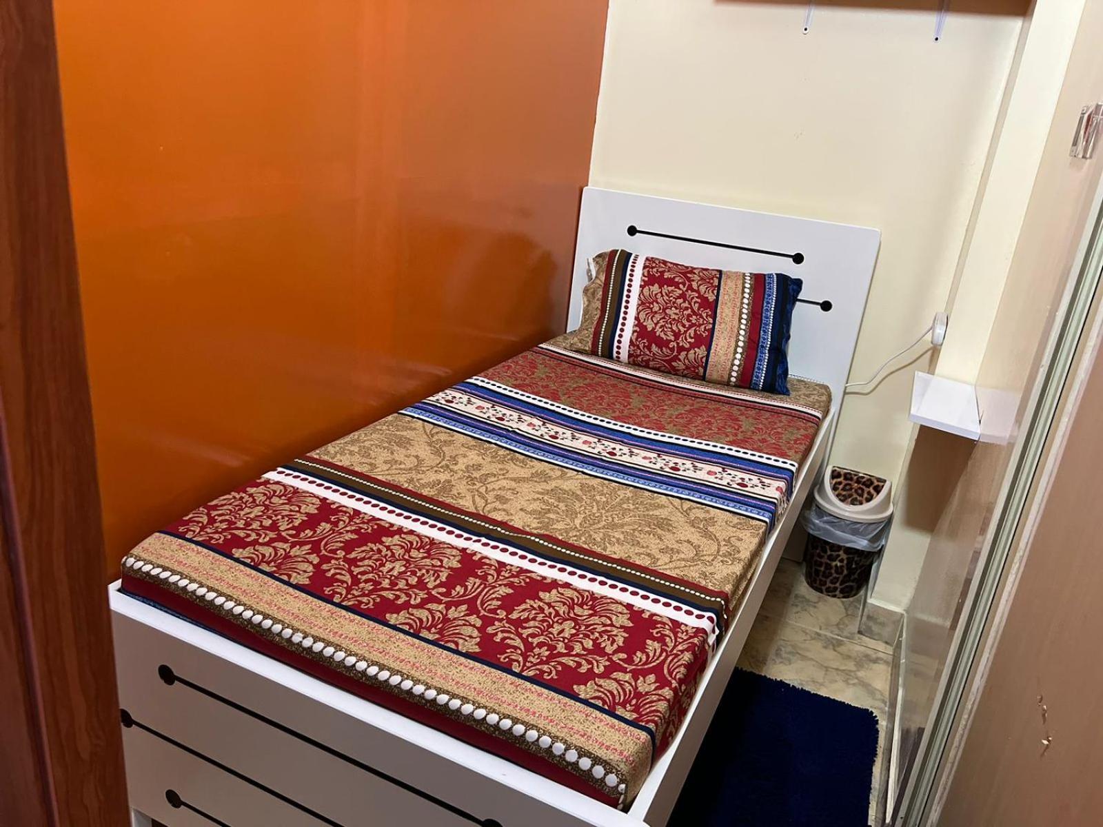 Moon Backpackers , Al Rigga , Partition For Couples And For Singles Apartment Dubai Exterior photo
