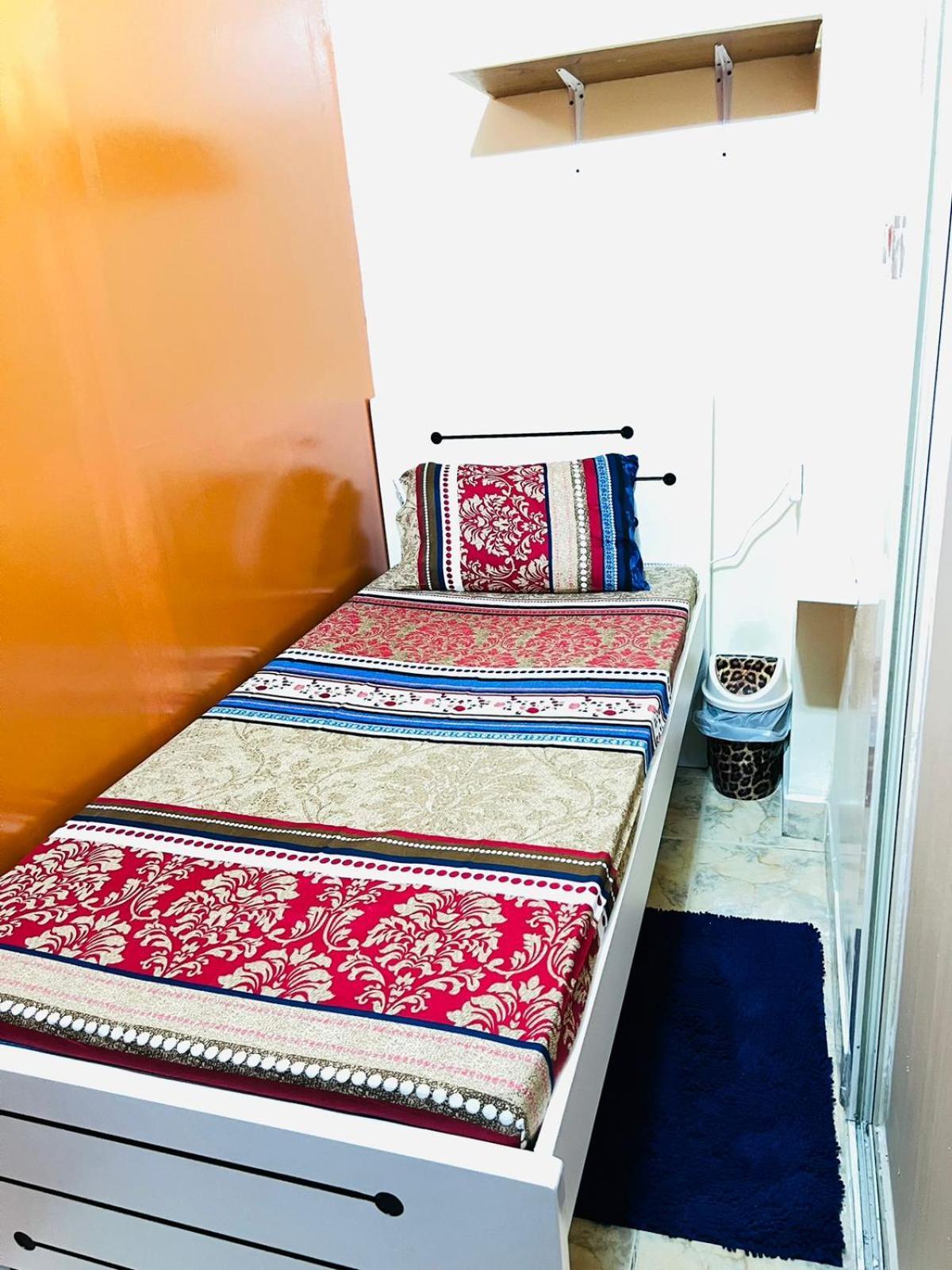 Moon Backpackers , Al Rigga , Partition For Couples And For Singles Apartment Dubai Exterior photo